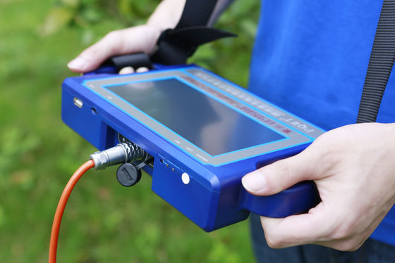 PQWT S500 बहु-आवृत्ति भूजल पता लगाने की मशीन 8 चैनलों और 0mV-2000mV माप सीमा के साथ